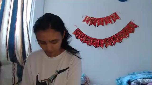 Image 2 of kammy_cami Stream on Chaturbate on 15 months ago