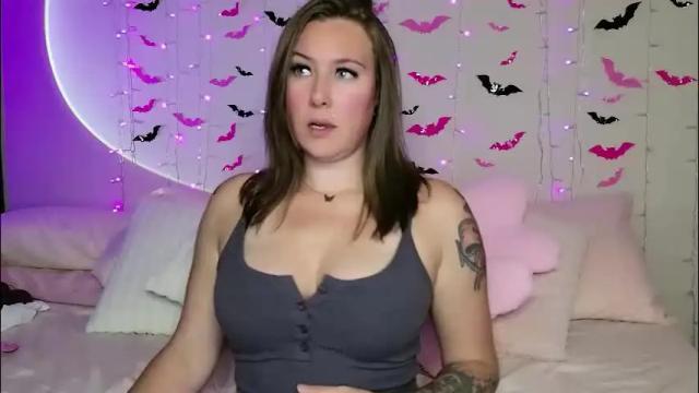 Thumbnail 2, kamrynmarie69's Stream at Chaturbate, 13 hours ago