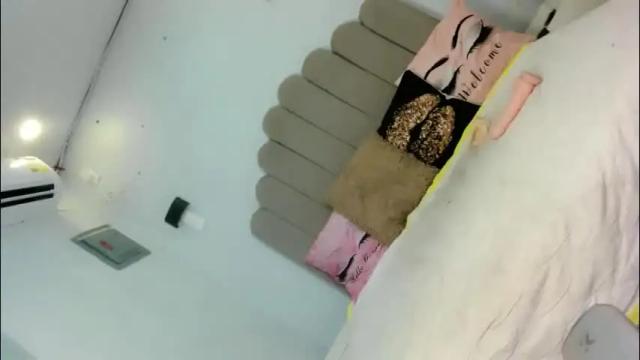 Image 3 of kandymuse_ Stream on Chaturbate on 2 months ago