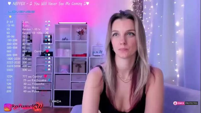 Image 3 of karamelsw Stream on Chaturbate on 16 days ago