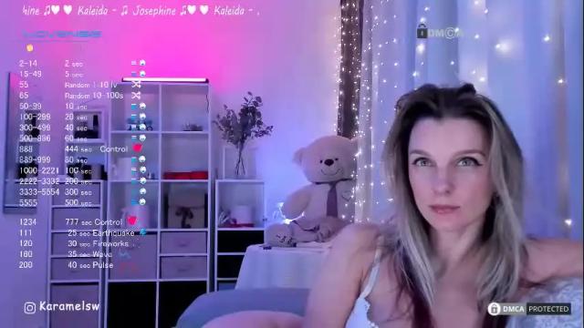 Image 3 of karamelsw Stream on Chaturbate on 1 month ago