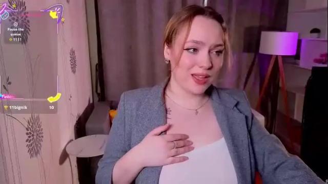 Image 8 of kari_lunna Stream on Chaturbate on 1 month ago