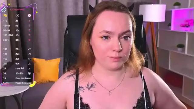 Image 2 of kari_lunna Stream on Chaturbate on 1 month ago