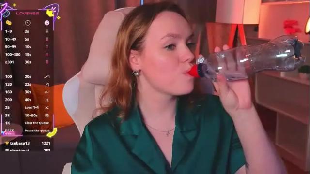 Image 2 of kari_lunna Stream on Chaturbate on 1 month ago