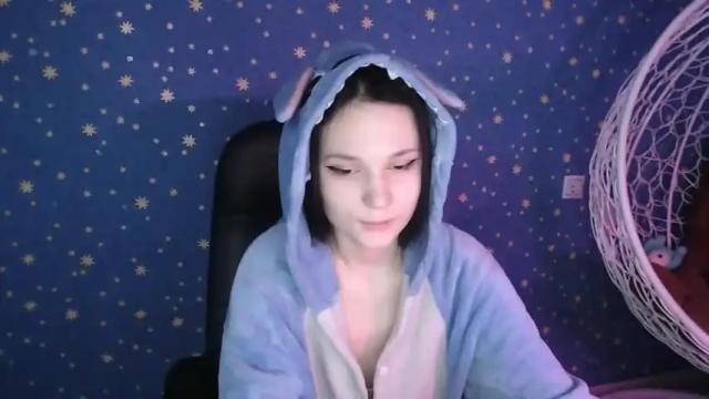 Image 2 of karicherry Stream on Chaturbate on 18 months ago