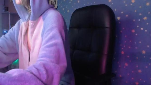 Image 6 of karicherry Stream on Chaturbate on 18 months ago