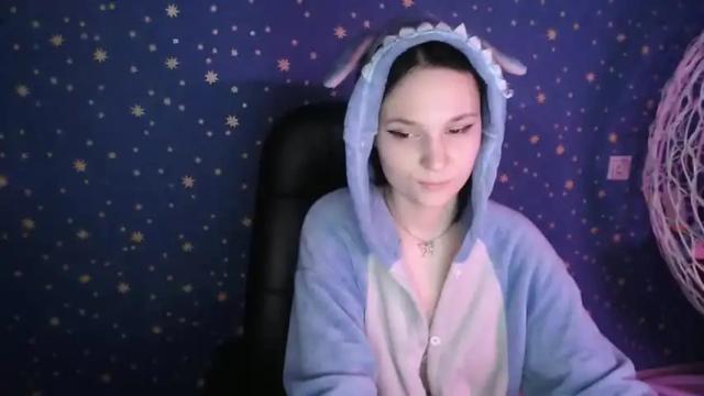 Image 2 of karicherry Stream on Chaturbate on 18 months ago