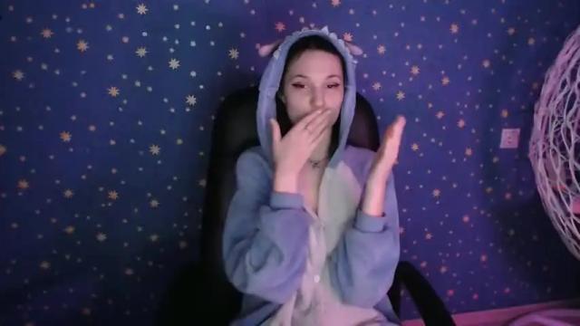 Image 3 of karicherry Stream on Chaturbate on 18 months ago