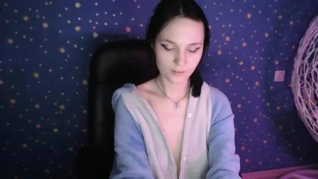 Image 6 of karicherry Stream on Chaturbate on 18 months ago