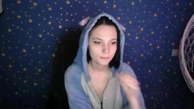 Image 2 of karicherry Stream on Chaturbate on 17 months ago