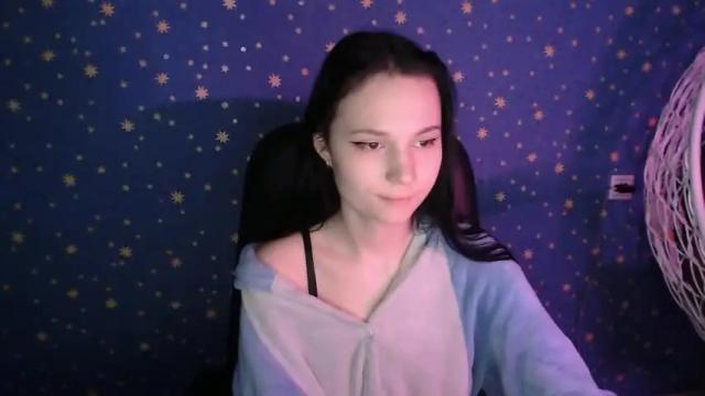 Image 3 of karicherry Stream on Chaturbate on 14 months ago
