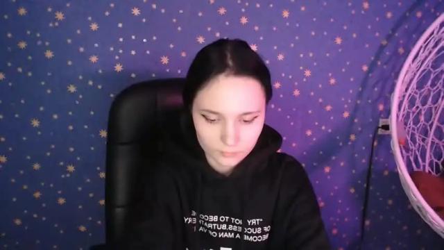 Image 2 of karicherry Stream on Chaturbate on 12 months ago