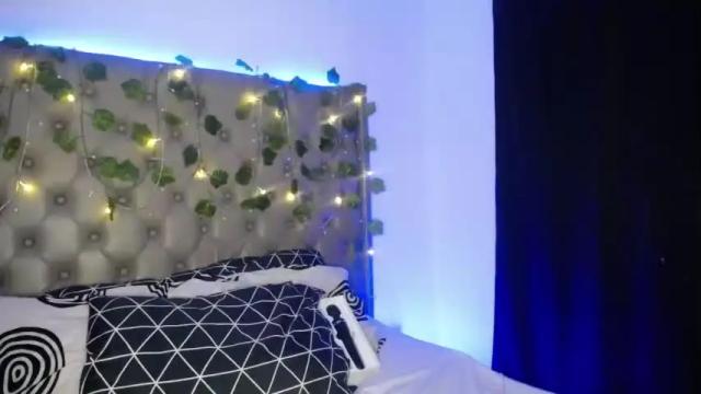 Image 6 of karina_santiago Stream on Chaturbate on 15 months ago