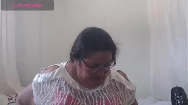 Image 12 of karina_turbay Stream on Chaturbate on 4 days ago