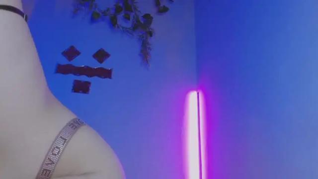 Image 4 of karinaa_deamon2 Stream on Chaturbate on 15 months ago