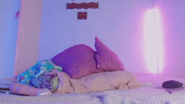 Image 7 of karinaa_deamon2 Stream on Chaturbate on 15 months ago
