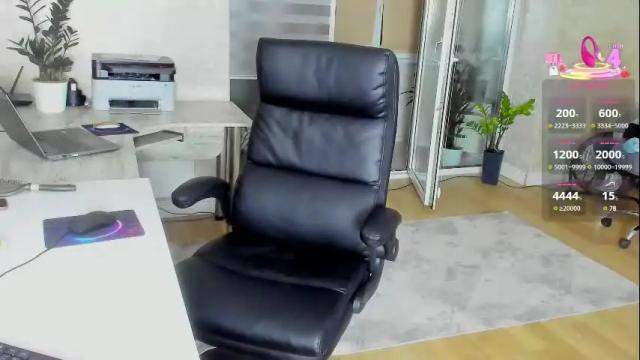 Image 10 of karinadeniss Stream on Chaturbate on 3 months ago