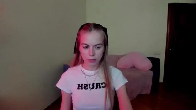 Image 2 of karinaharperr Stream on Chaturbate on 22 months ago