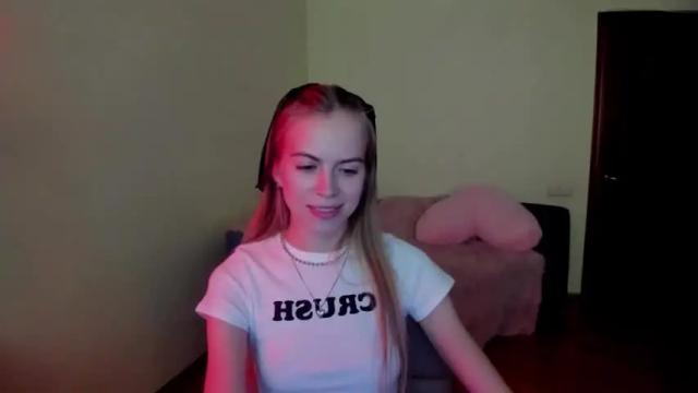 Image 4 of karinaharperr Stream on Chaturbate on 22 months ago