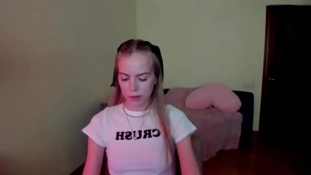 Image 6 of karinaharperr Stream on Chaturbate on 22 months ago