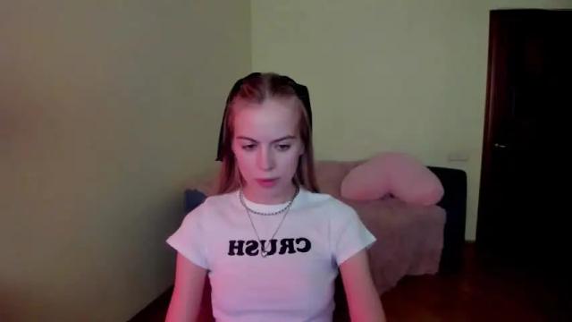Image 7 of karinaharperr Stream on Chaturbate on 22 months ago