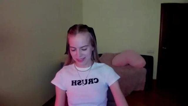 Image 8 of karinaharperr Stream on Chaturbate on 22 months ago