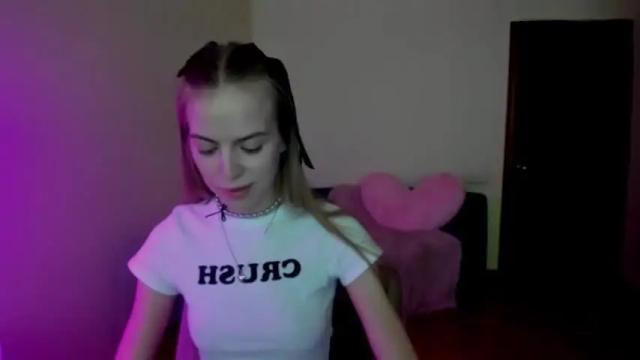 Image 10 of karinaharperr Stream on Chaturbate on 13 months ago