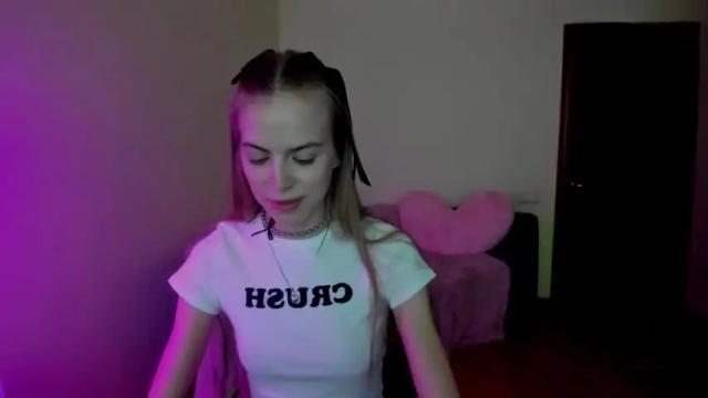 Image 11 of karinaharperr Stream on Chaturbate on 13 months ago