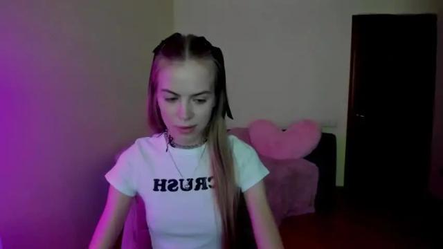 Image 6 of karinaharperr Stream on Chaturbate on 13 months ago