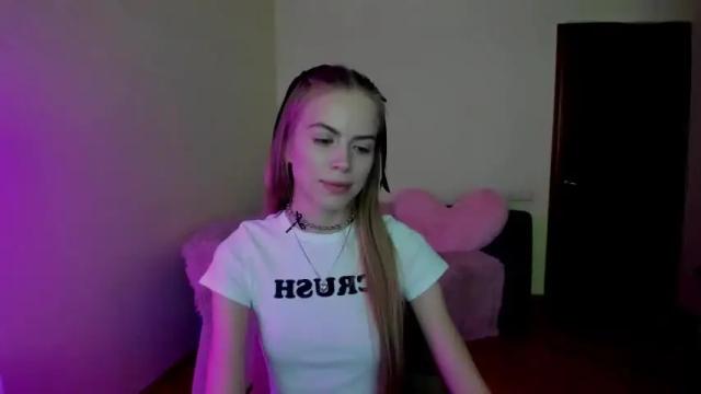 Image 7 of karinaharperr Stream on Chaturbate on 13 months ago