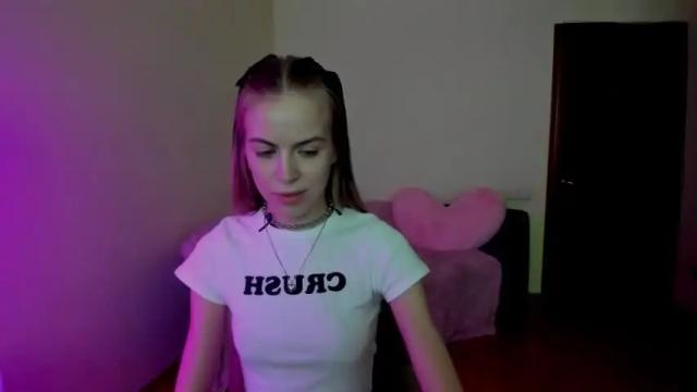 Image 8 of karinaharperr Stream on Chaturbate on 13 months ago