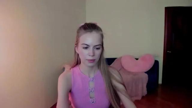 Image 2 of karinaharperr Stream on Chaturbate on 13 months ago
