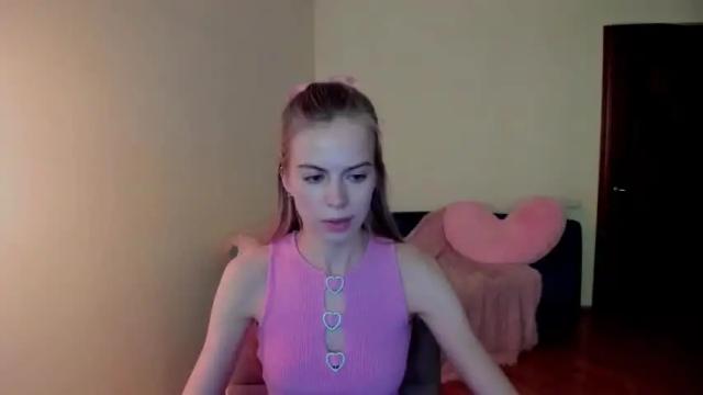 Image 4 of karinaharperr Stream on Chaturbate on 13 months ago