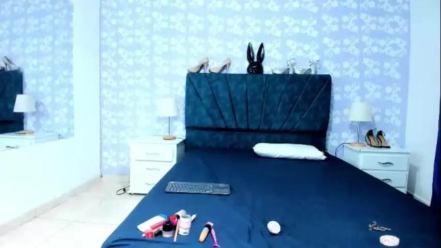 Image 6 of karinasimonz Stream on Chaturbate on 1 month ago