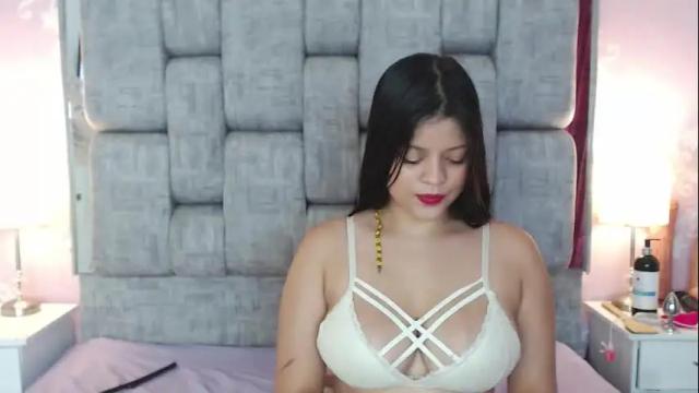 Image 10 of karinasimonz Stream on Chaturbate on 1 month ago