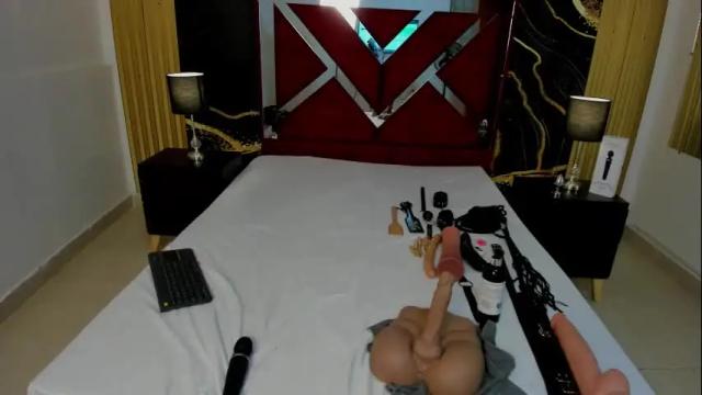 Image 7 of karinasimonz Stream on Chaturbate on 1 month ago