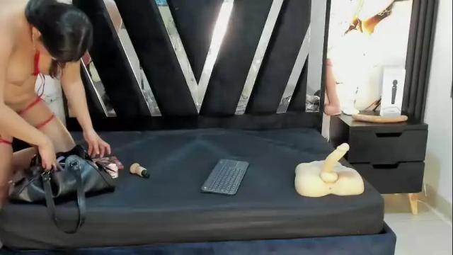Image 4 of karinasimonz Stream on Chaturbate on 4 days ago
