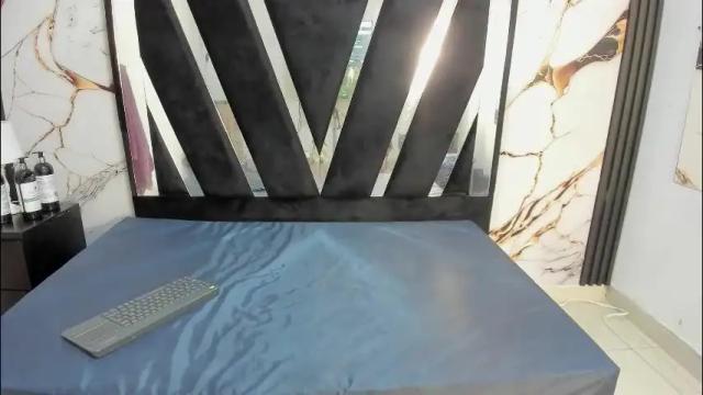 Image 4 of karinasimonz Stream on Chaturbate on 2 months ago