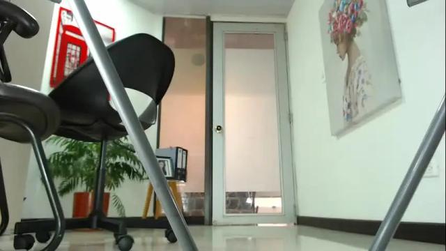 Image 10 of karinbellee Stream on Chaturbate on 23 days ago