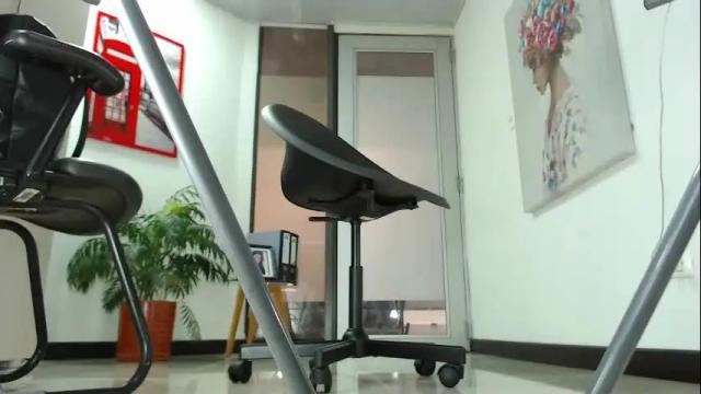 Image 4 of karinbellee Stream on Chaturbate on 21 days ago