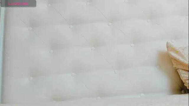 Image 3 of karissia_ Stream on Chaturbate on 4 days ago