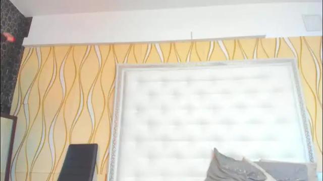 Image 4 of karissia_ Stream on Chaturbate on 25 days ago