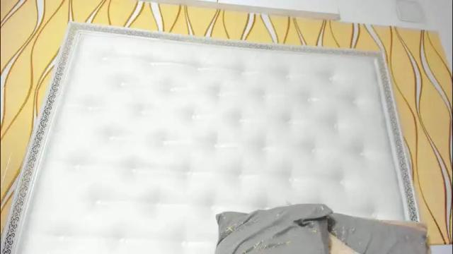 Image 6 of karissia_ Stream on Chaturbate on 24 days ago