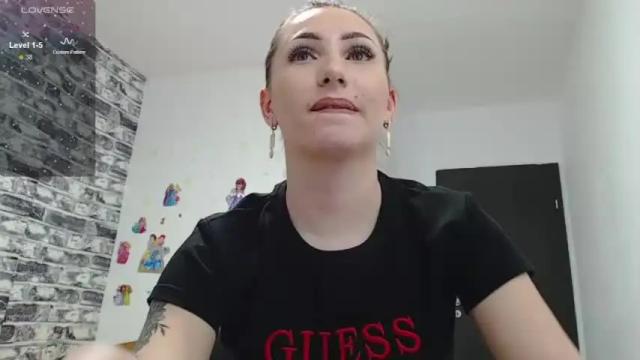 Image 2 of karla_anna Stream on Chaturbate on 13 months ago