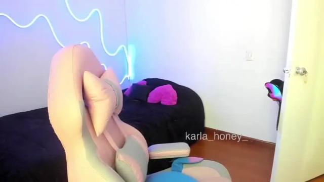 Image 4 of karla_honey_ Stream on Chaturbate on 14 months ago