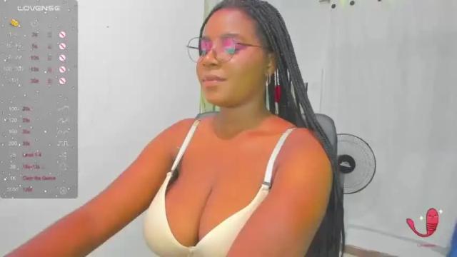 Image 3 of karla_team Stream on Chaturbate on 18 months ago