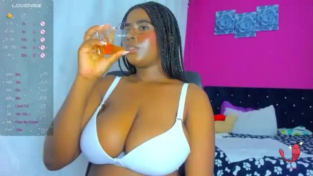 Image 2 of karla_team Stream on Chaturbate on 18 months ago