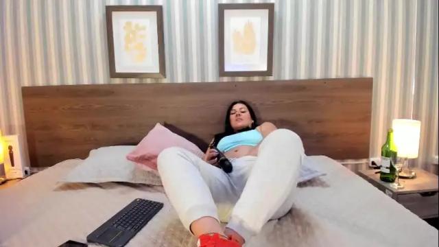 Image 4 of karla_valk Stream on Chaturbate on 1 month ago
