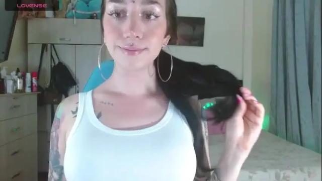 Image 2 of karla_zambrano Stream on Chaturbate on 1 month ago