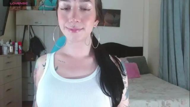 Image 3 of karla_zambrano Stream on Chaturbate on 1 month ago
